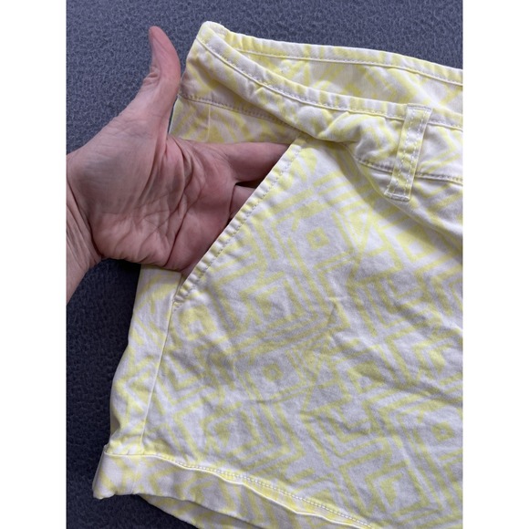 American Eagle Shorts Womens 16 Yellow White Geometric Print Midi Stretch Cotton - Picture 2 of 12